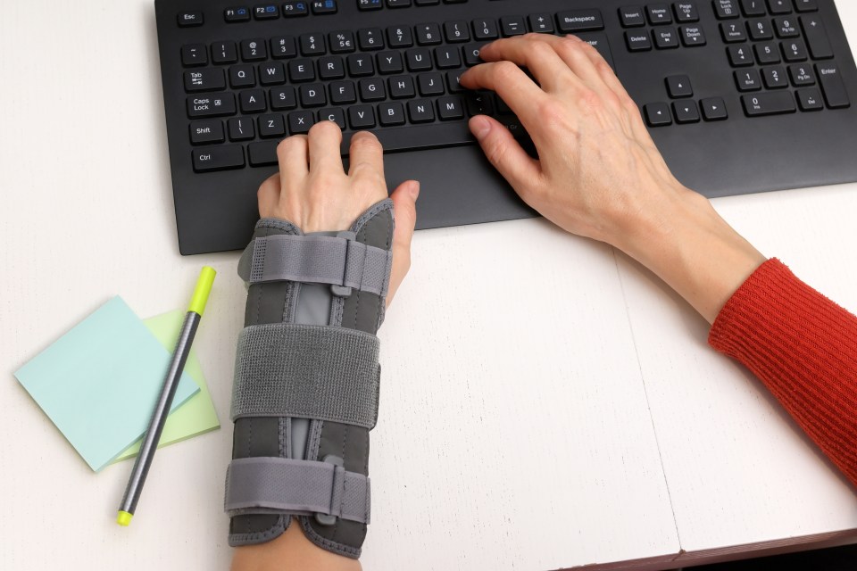 Conditions such as carpal tunnel syndrome and repetitive strain injury are common among office workers who use keyboards