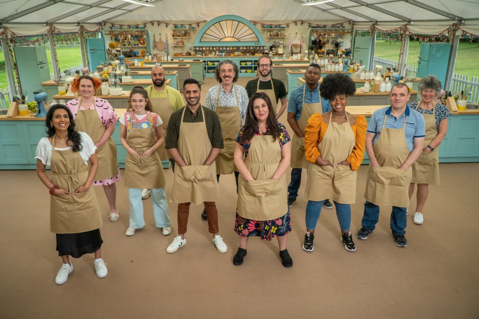 Twelve new bakers enter the tent to try and impress the judges