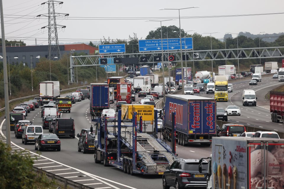 Queues of traffic on the M25 as protesters blockage the motorway