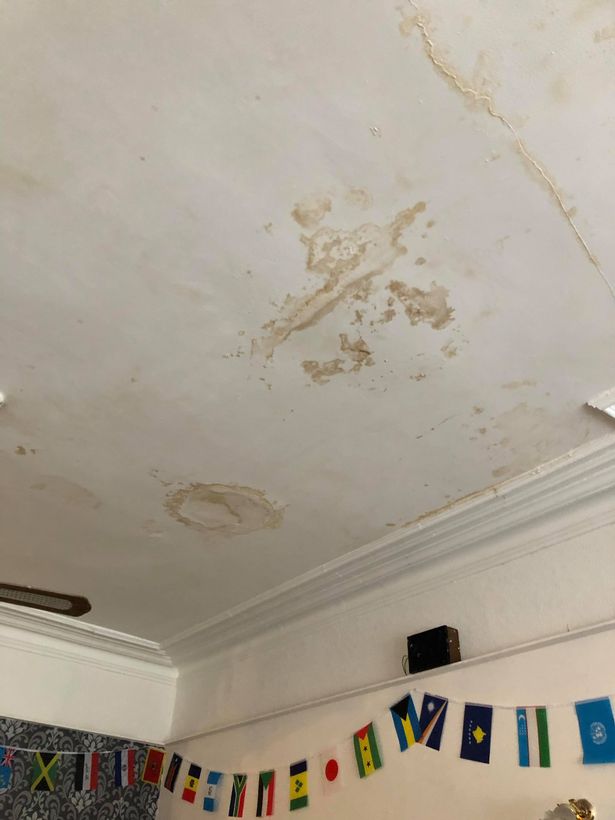 Numerous reviews criticise the hotel for being dirty