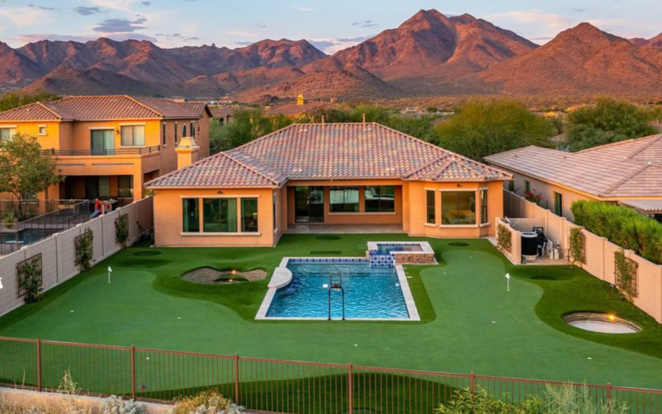 Rahm owned this house in Arizona that boasted a golf course in the garden