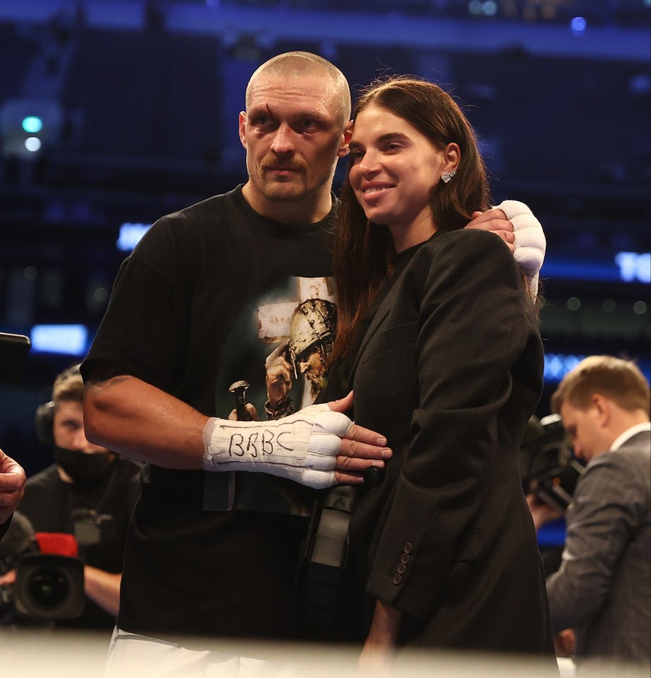 Usyk celebrates with his wife on their 12th wedding anniversary