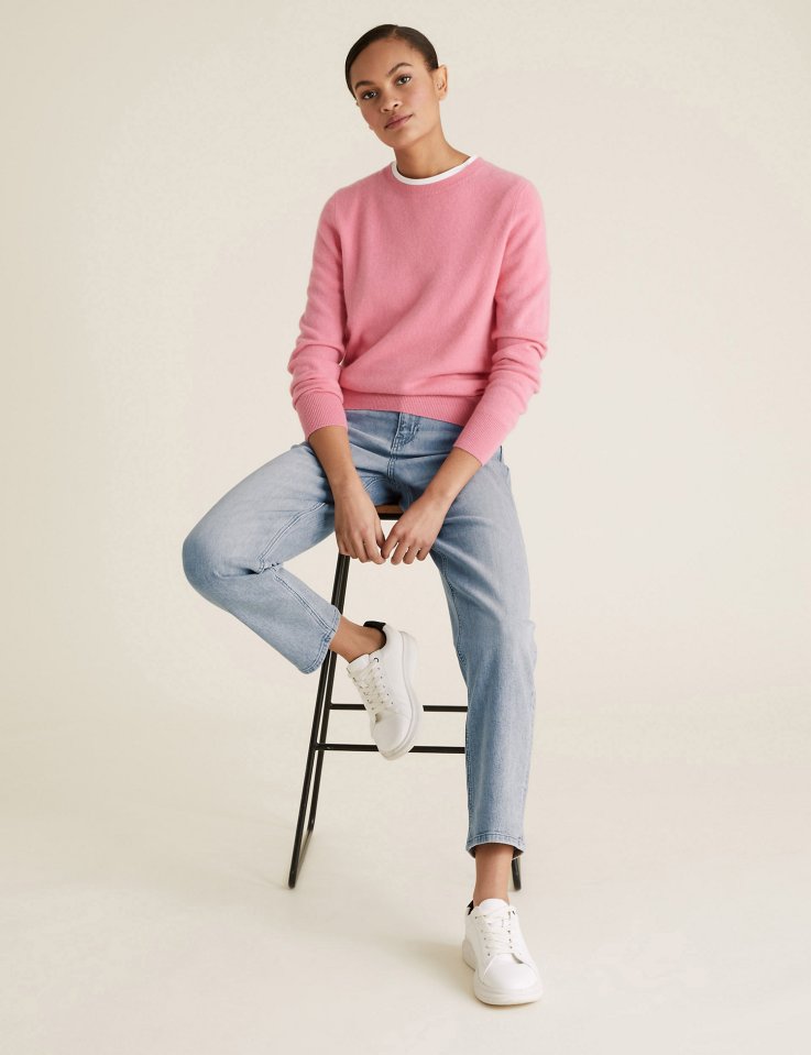 The Boyfriend Ankle Grazer Jeans offers a cool, relaxed look and comfy fit