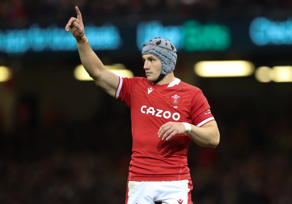 Jonathan Davies stormed out of his post-match press conference