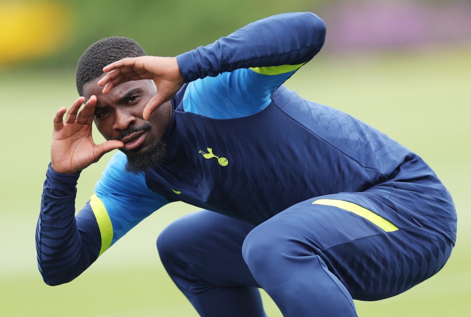 Free agent Serge Aurier is reportedly set to join Villarreal