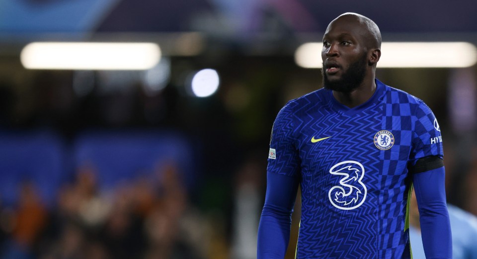 Chelsea striker Romelu Lukaku reaches out to young stars