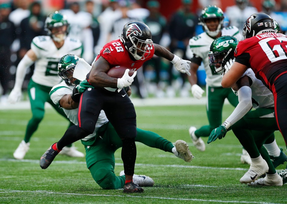 The Atlanta Falcons and New York Jets are taking each other on at the Tottenham Hotspur Stadium