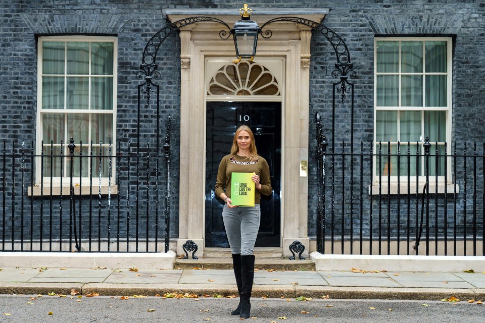 Jodie Kidd delivered a petition to the Government calling for a reduction in beer duty and business rates