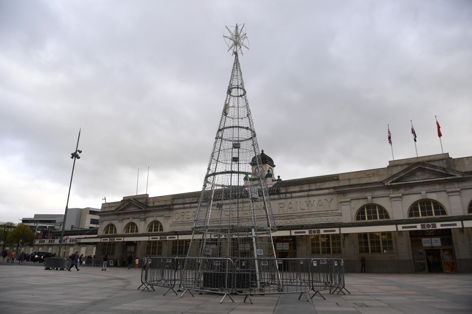 The 'empty' and 'lifeless' Christmas tree is drawing backlash on social media for its sterile design