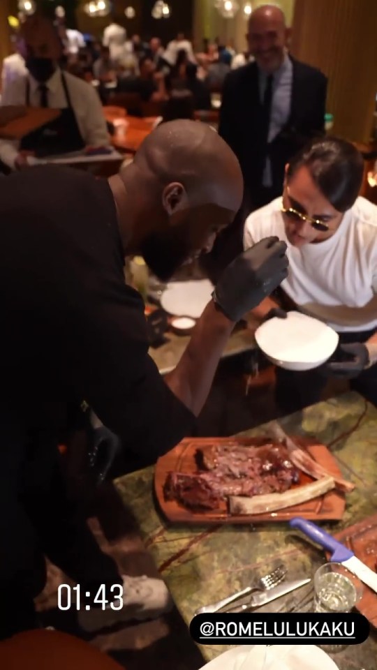 Romelu Lukaku showed great focus as he tried to replicate Salt Bae's technique