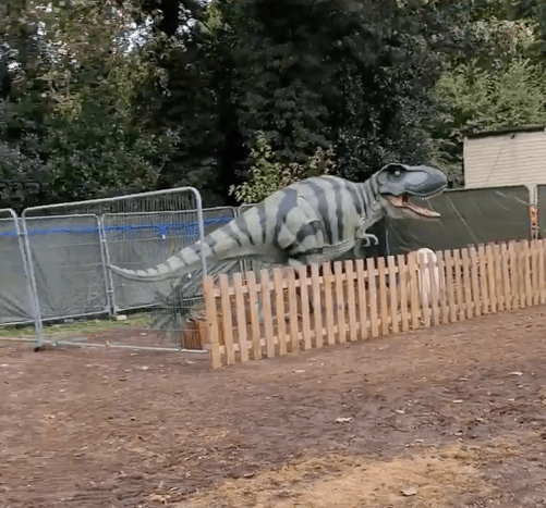 A mum has slammed a dinosaur themed attraction which she paid £30 to visit