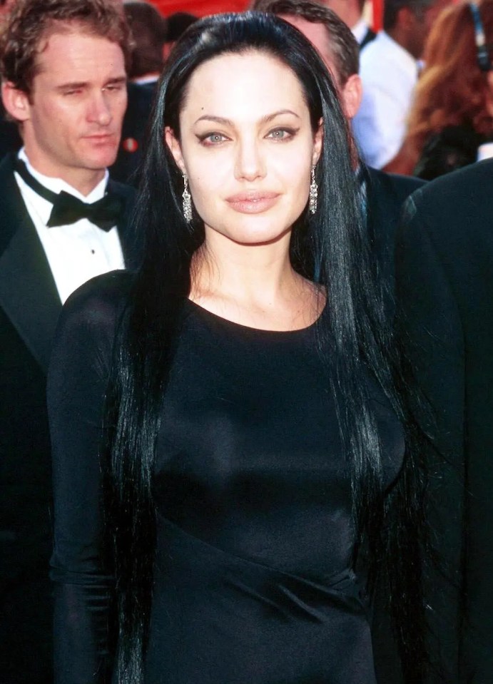 The actress sported a 'vampire look' in 2000 with dark hair and pale make-up