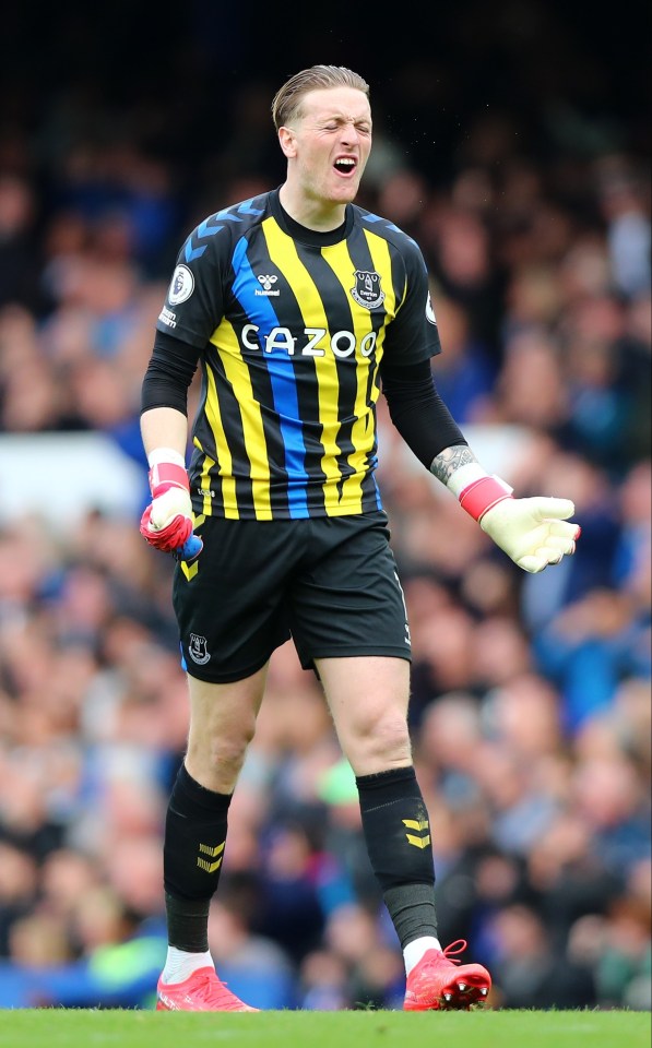 Pickford was left furious after Angelo Ogbonna's header was allowed to stand