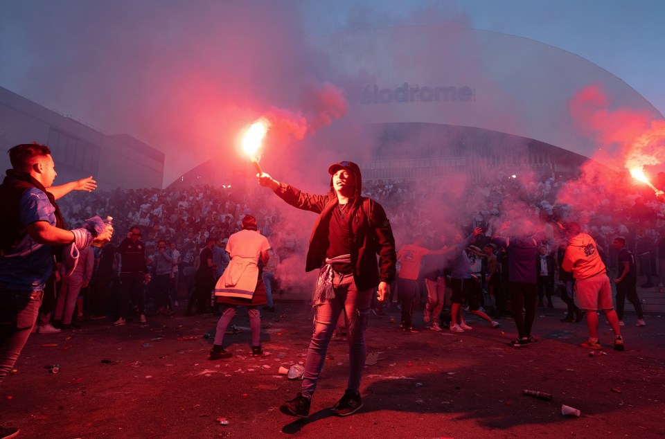 Fans gathered outside the Stade Velodrome to create an electric atmosphere ahead of kick-off