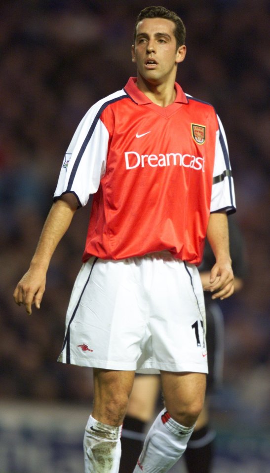 Edu signed for Arsenal from Corinthians in January 2001, months after failing to join due to passport problems