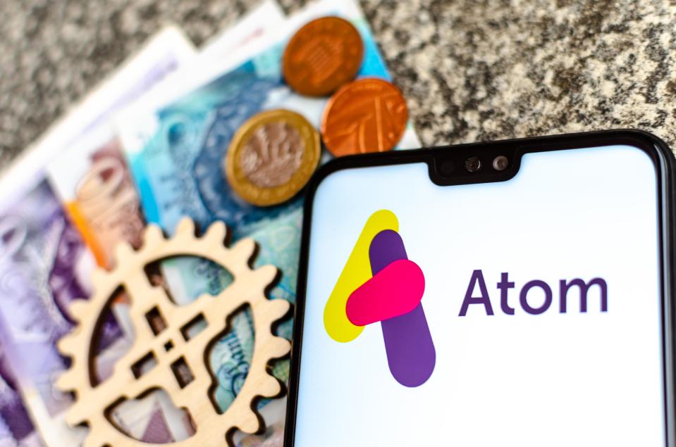 Atom workers skipping Mondays or Fridays won't see a penny taken off their pay packet