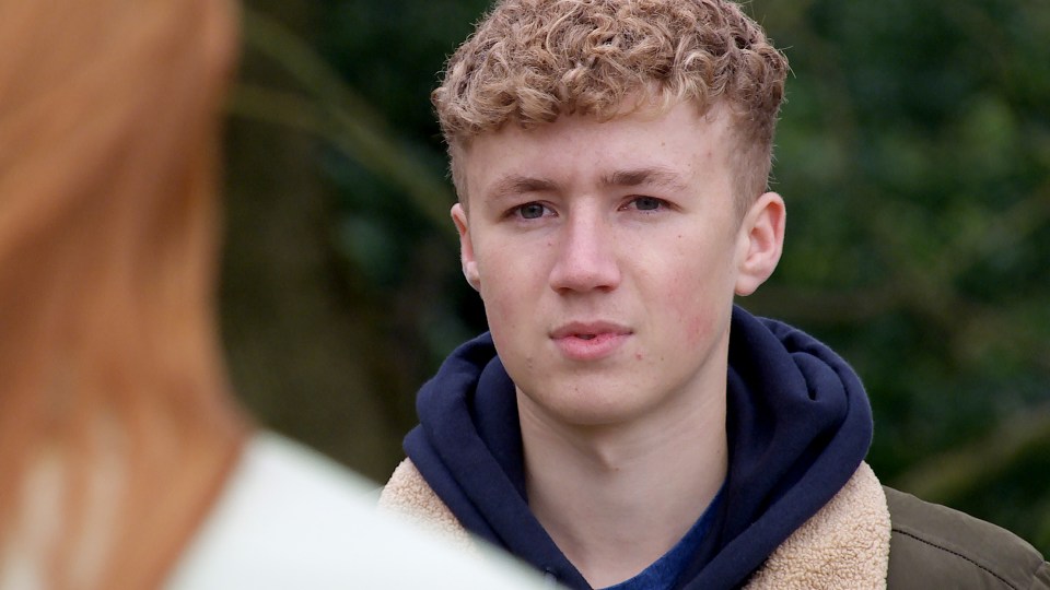 Soap fans fear for Noah's future after learning the identity of Chloe's dad