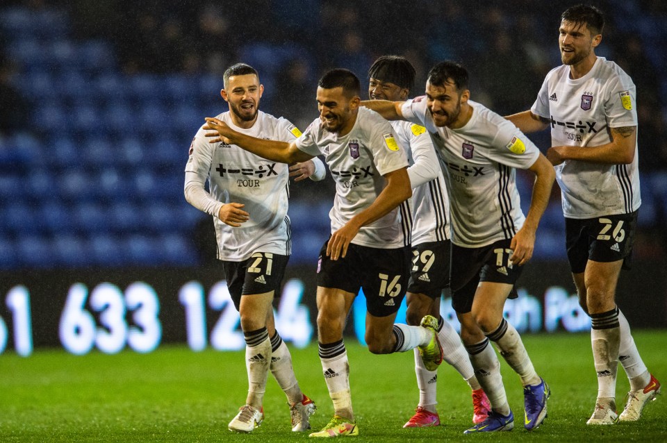 Idris El Mizouni fired Ipswich Town into the FA Cup second round with a wonder goal