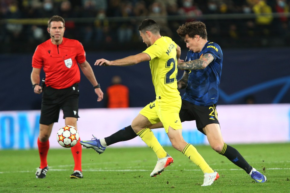 Victor Lindelof put in a disciplined performance alongside captain Harry Maguire