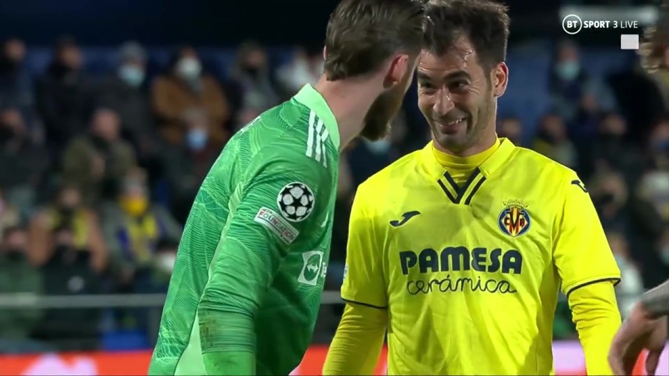 Villarreal stars including Manu Trigueros, who took the shot, congratulated De Gea on his stop