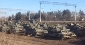 Video allegedly taken outside the city of Voronezh showing a column of Russian tanks