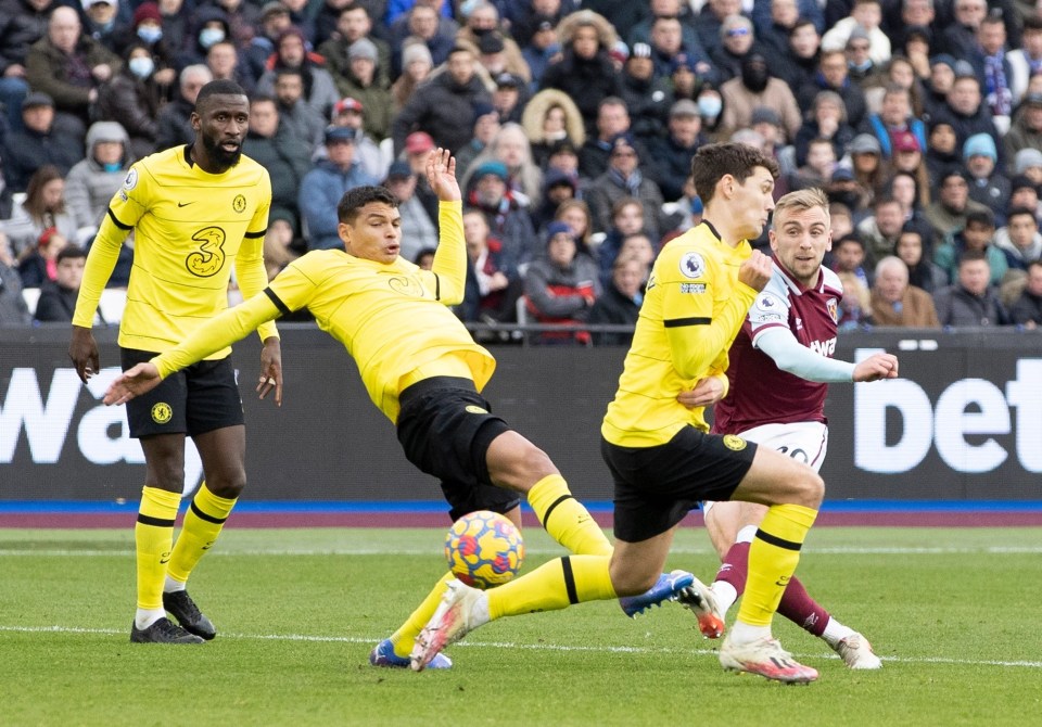 Bowen grabbed the Hammers' second equaliser with a fine finish into the bottom corner