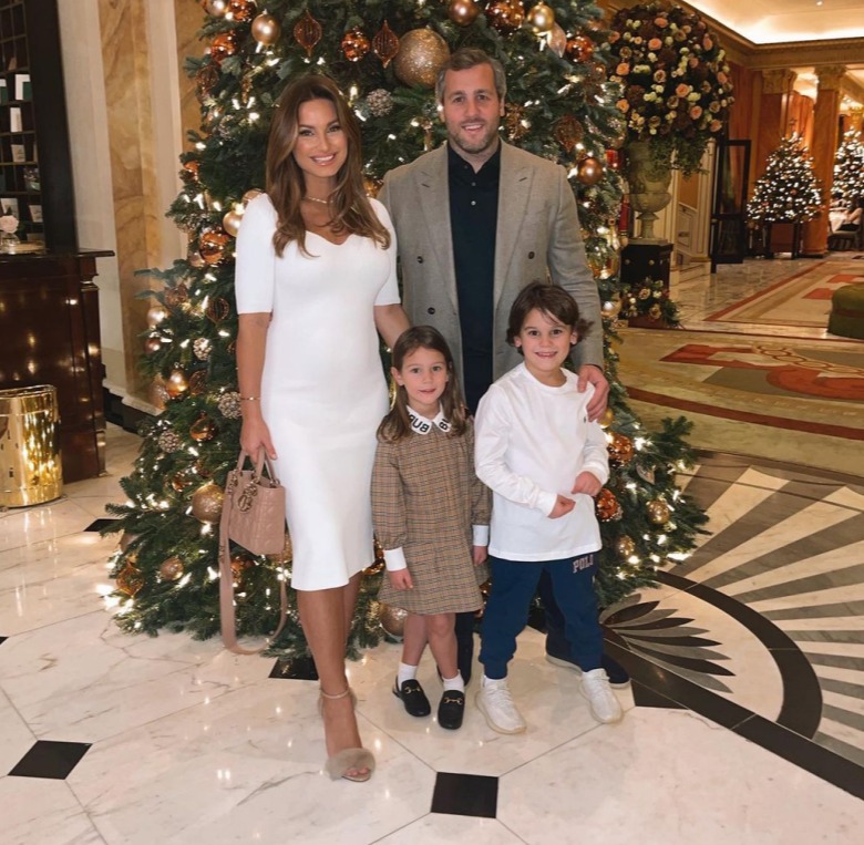 Sam Faiers looked radiant as she enjoyed a family dinner at The Dorchester on Boxing Day