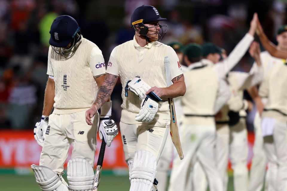 Root (left) and Stokes (right) left the field on the fourth day with a crushing defeat almost inevitable