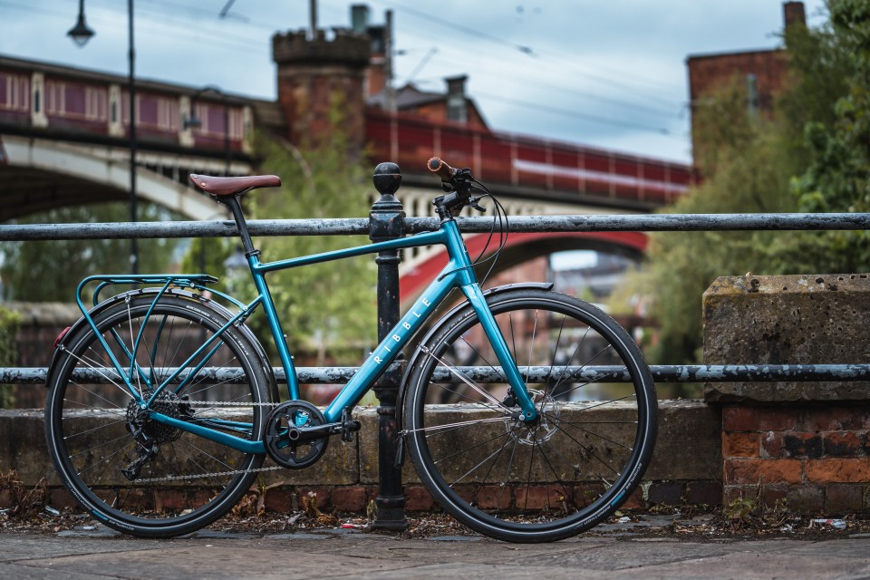 The Ribble e-bike comes in Petrol Blue or Copper - or you can order it in a custom design