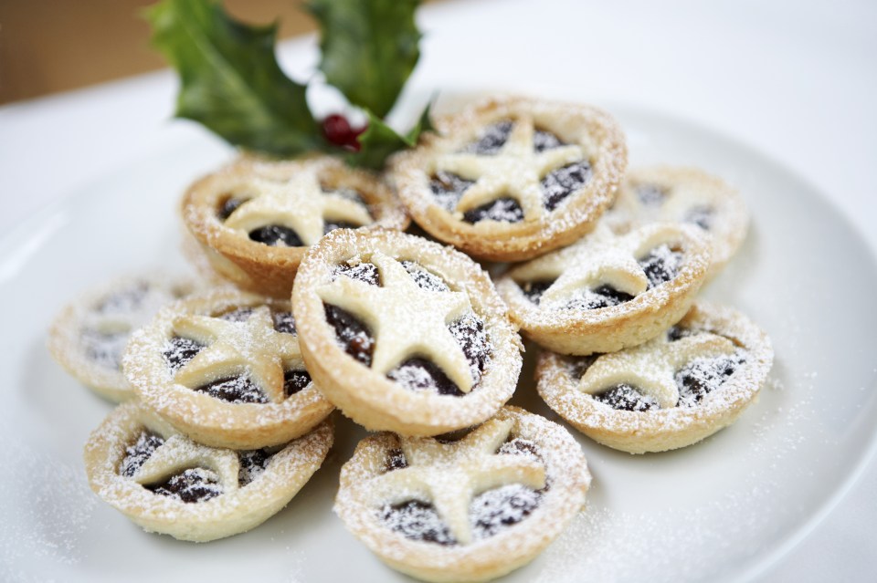 Treat the family to delicious mince pies with The Batch Lady's easy recipe