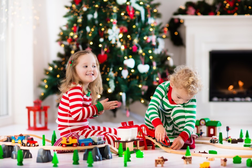 Here are our top tips to save on toy gifts this festive season