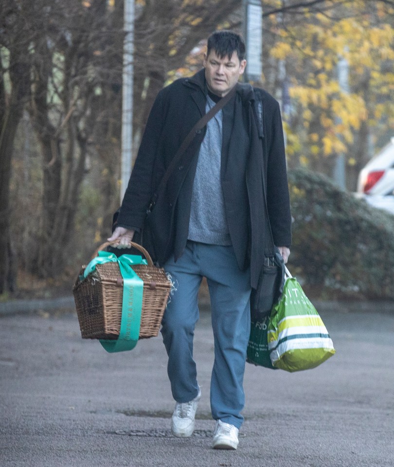 Mark Labbett looked slim as he went Christmas shopping