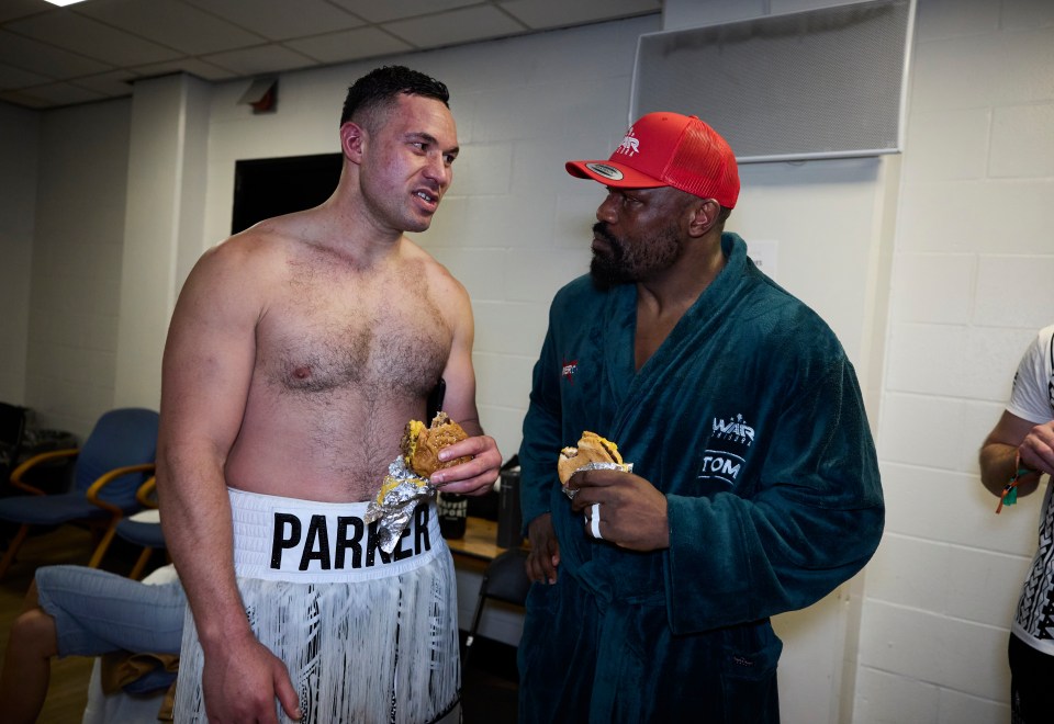 Joseph Parker and Derek Chisora enjoy a post-fight burger