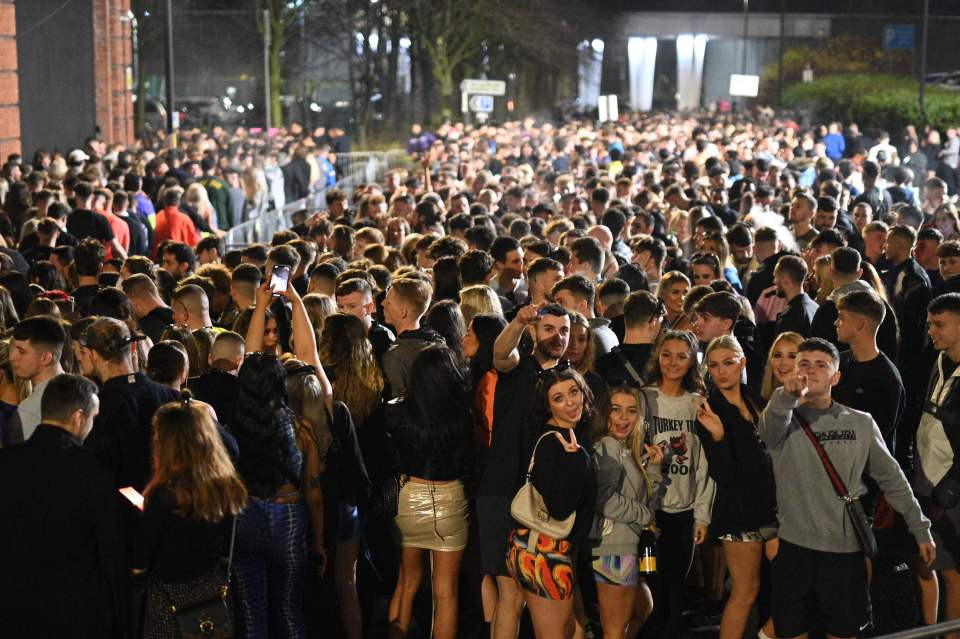 Hundreds queuing to enter a club in Manchester