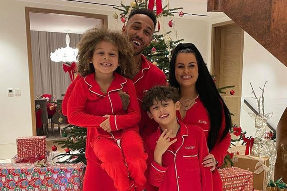 He put his worries aside to share this sweet family Christmas photo on Instagram