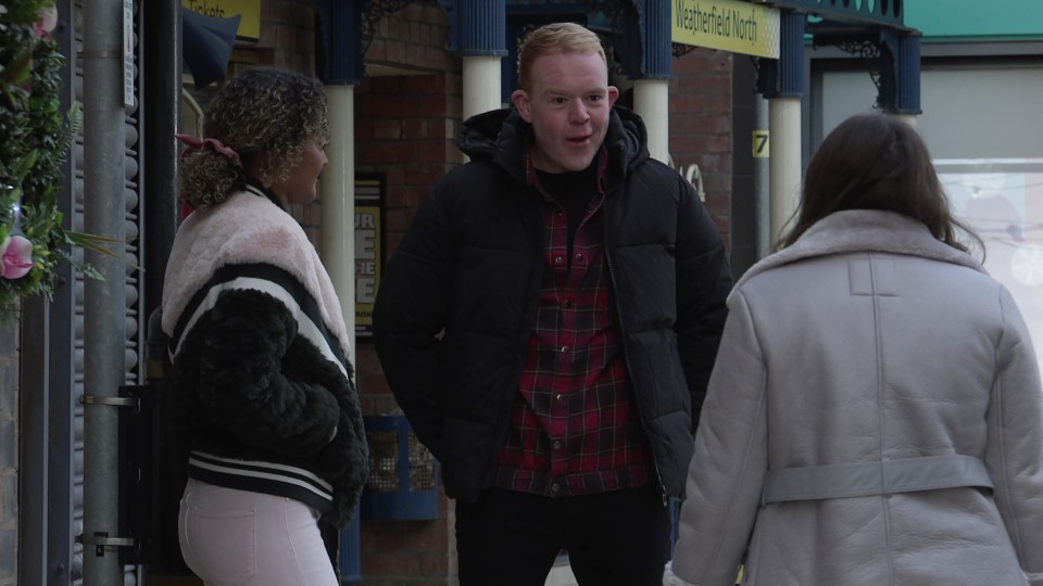 Craig Tinker shocks Faye Windass with a bold gesture on Coronation Street