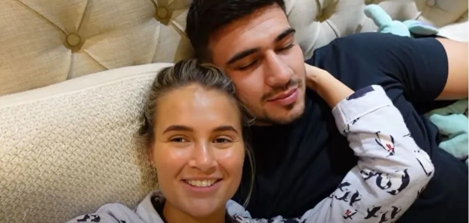 The Love Island star documents her family Christmas in latest vlog