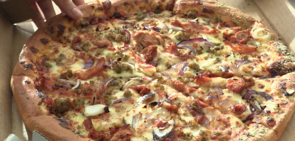 If you fancy a pizza rather than a roast this Christmas, Pizza Hut has the best of both worlds