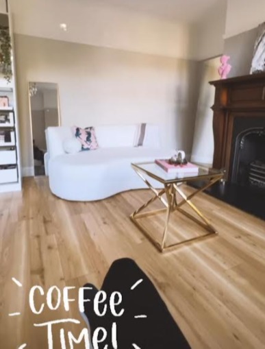 Chloe Sims' has a very stylish lounge