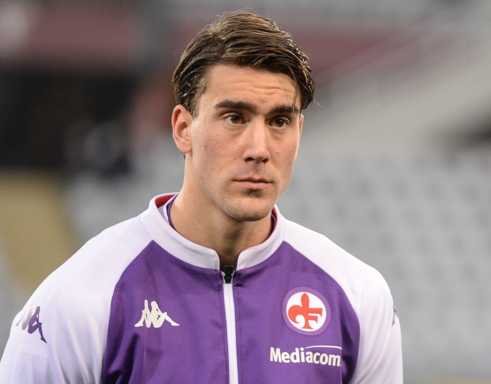 Spurs could hijack Arsenal's £60m move for Fiorentina striker Dusan Vlahovic