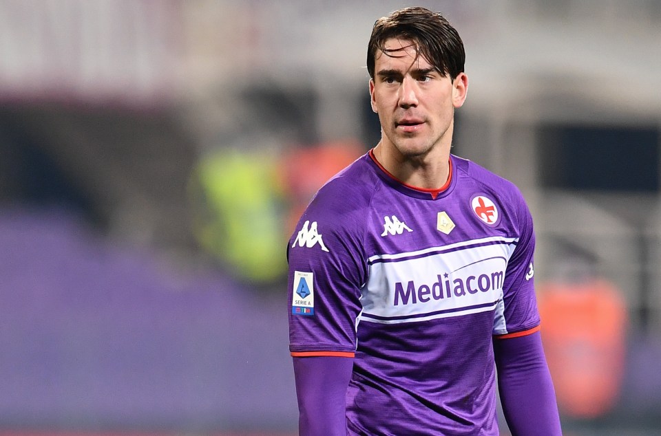 Arsenal look set to miss out on signing Fiorentina striker Dusan Vlahovic