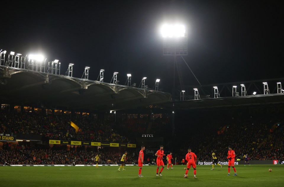 The floodlight failure did not completely disrupt visibility