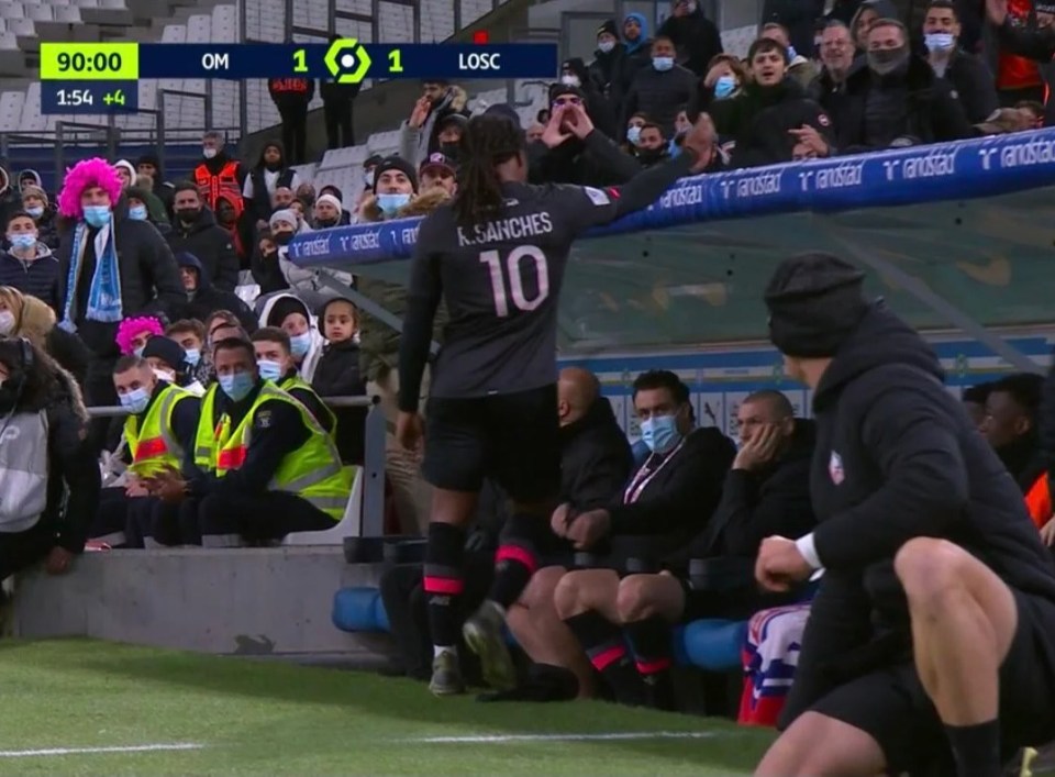 Renato Sanches appeared to give the middle finger to Marseille fans after being subbed off