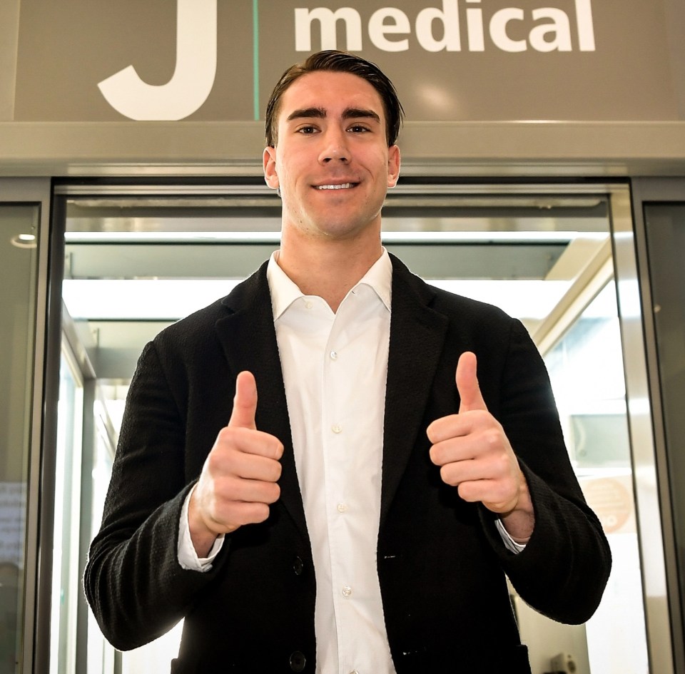 Dusan Vlahovic arrived in Turin to undergo his medical with Juventus earlier on Friday