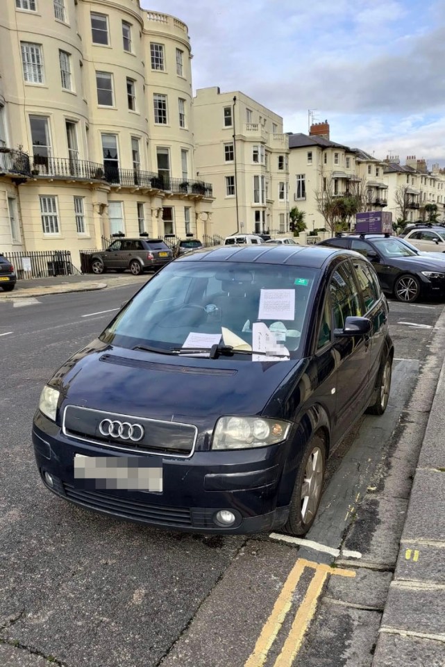 Three neighbours left angry notes on a car after its alarm went off for 10 hours