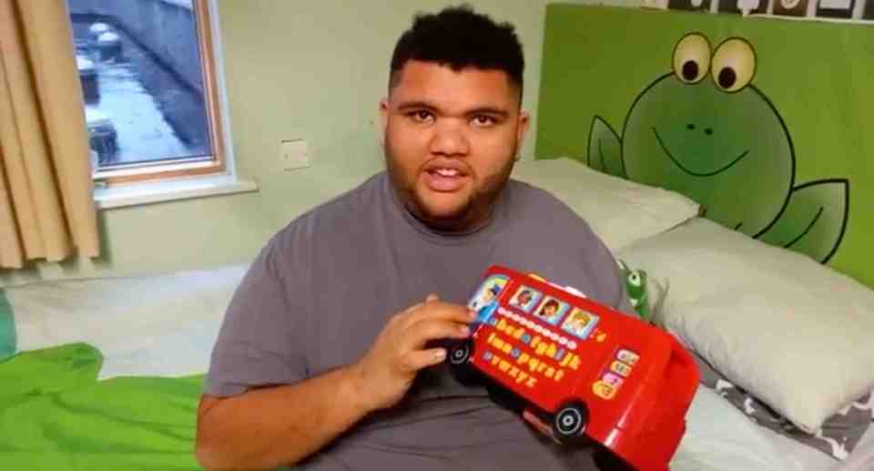 Harvey Price sang for fans from his adorable frog-themed bedroom