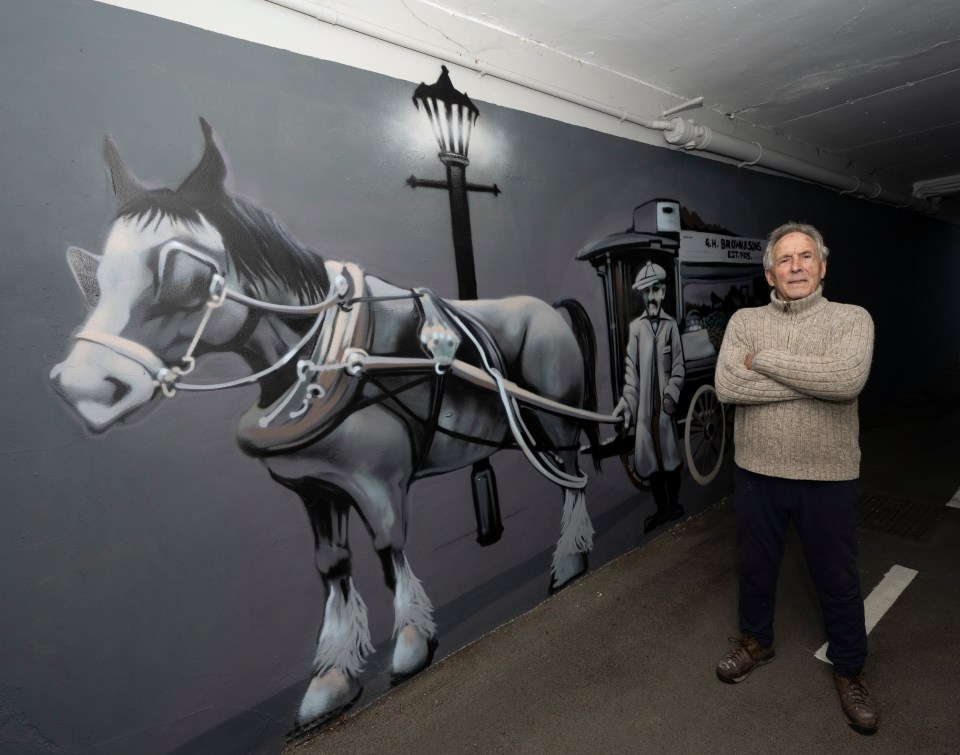 Ronald Dillingham, 82, had a horse and cart painted on the side of his home to honour his property's rich history