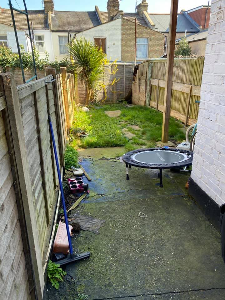 Before the experts came in, this narrow garden was struggling