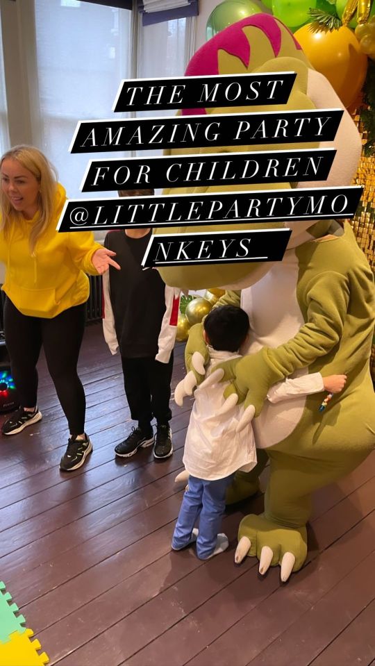 An adorable video shows Tristan hugging the dinosaur