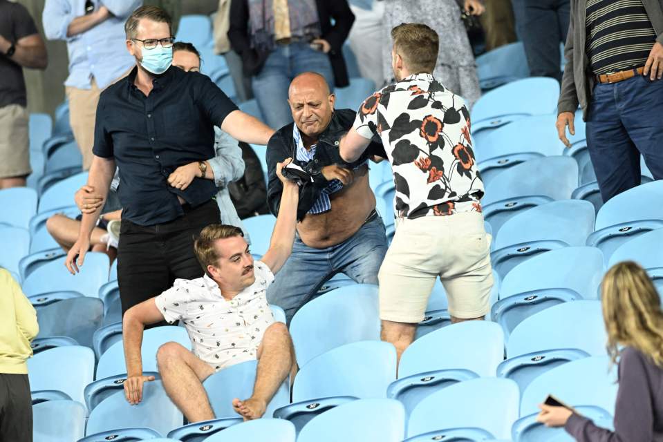 Scuffles broke out as some spectators refused to wear mandatory face masks at the Australian Open